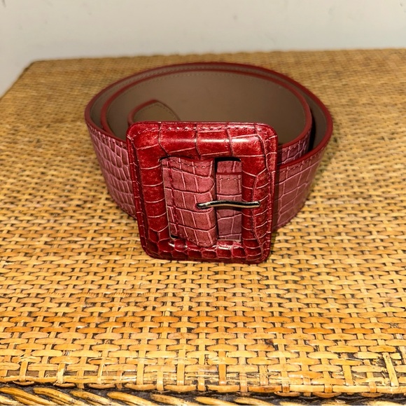 Vintage Womens M/L Classic Croc Embossed Wide Red Leather Belt Preppy Mature Y2K - Picture 1 of 5